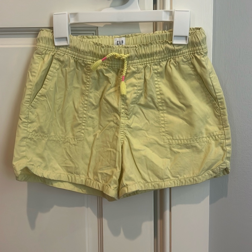 Gap size L yellow citron elastic waists shorts